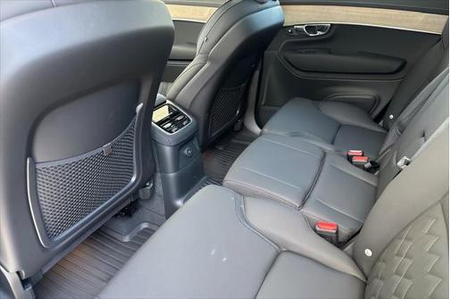 2025 Volvo XC90 Plug-In Hybrid T8 Plus 7-Seater