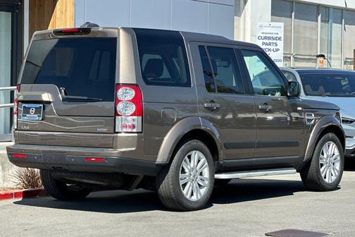 2010 Land Rover LR4 Base