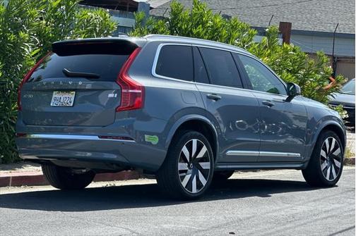 2023 Volvo XC90 Recharge Plug-In Hybrid T8 Ultimate Bright Theme 7-Seater