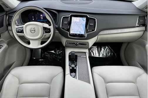 2023 Volvo XC90 Recharge Plug-In Hybrid T8 Plus Bright Theme 7-Seater