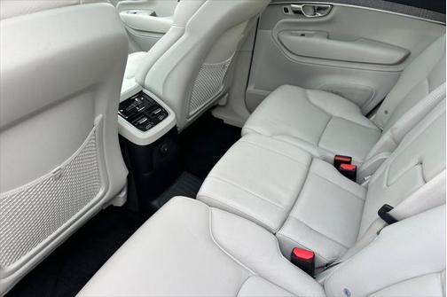 2023 Volvo XC90 Recharge Plug-In Hybrid T8 Plus Bright Theme 7-Seater