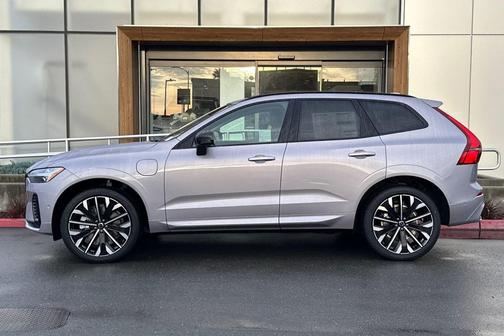 2026 Volvo XC60 Plug-In Hybrid Ultra, T8 AWD Electric/Gasoline, Dark