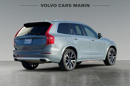 2020 Volvo XC90 T6 Momentum