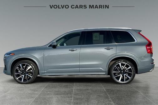 2020 Volvo XC90 T6 Momentum