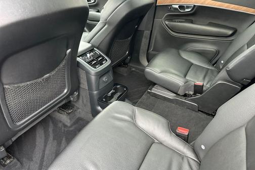 2023 Volvo XC90 Recharge Plug-In Hybrid T8 Plus 6-Seater