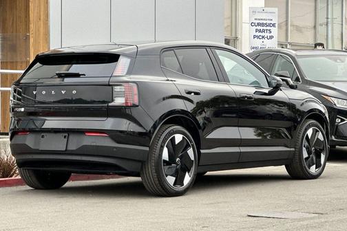 2025 Volvo EX30 Twin Motor Plus