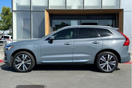 2022 Volvo XC60 Recharge Plug-In Hybrid T8 Inscription