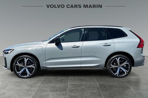 2025 Volvo XC60 Plug-In Hybrid T8 Ultra