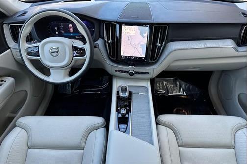 2025 Volvo XC60 Plug-In Hybrid T8 Ultra