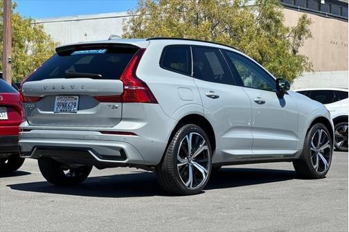 2025 Volvo XC60 Plug-In Hybrid T8 Ultra