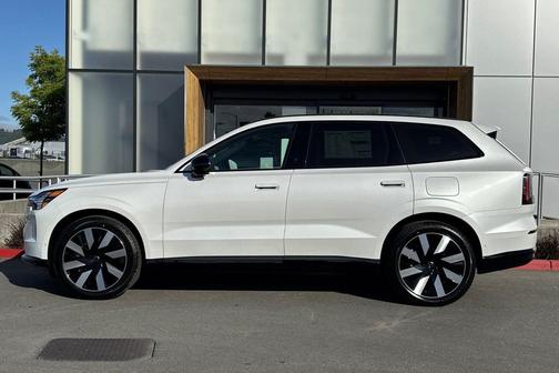 Crystal White 2026 Volvo EX90 Ultra, Twin Motor Performance, Fully electric, 7 Seats