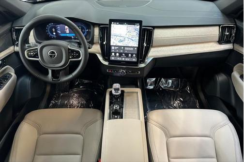 2025 Volvo XC90 Plug-In Hybrid T8 Plus 6-Seater