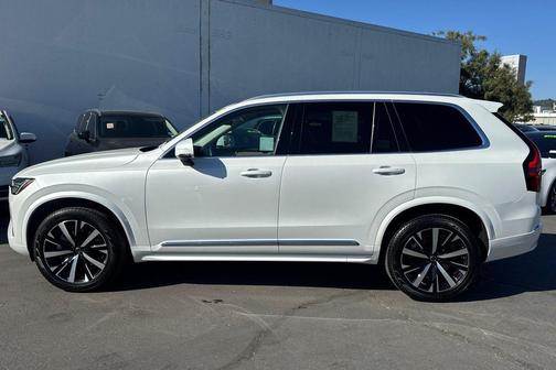 2025 Volvo XC90 B6 Core