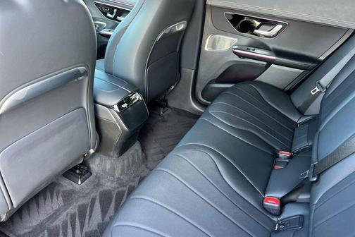 Obsidian Black Metallic 2025 Mercedes-Benz EQE 350 4MATIC
