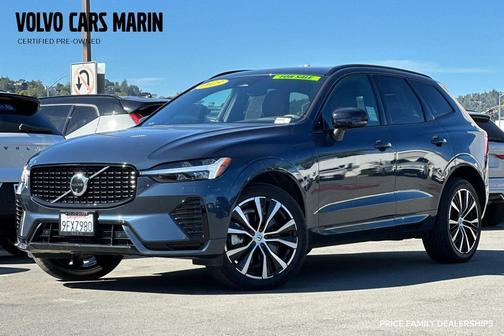 2023 Volvo XC60 Recharge Plug-In Hybrid T8 Ultimate Dark Theme