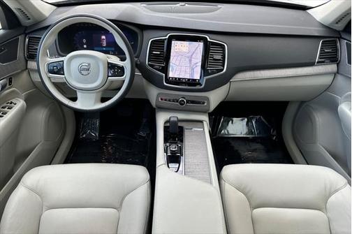 2024 Volvo XC90 Recharge Plug-In Hybrid T8 Plus Bright Theme 7-Seater