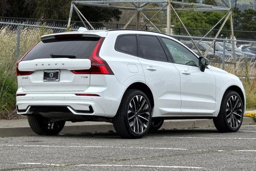 Crystal White Metallic 2026 Volvo XC60 Plug-In Hybrid Ultra, T8 AWD Electric/Gasoline, Dark