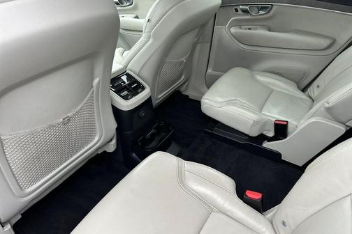 2022 Volvo XC90 Recharge Plug-In Hybrid T8 Inscription 6 Passenger