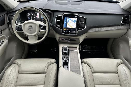 2022 Volvo XC90 Recharge Plug-In Hybrid T8 Inscription 6 Passenger