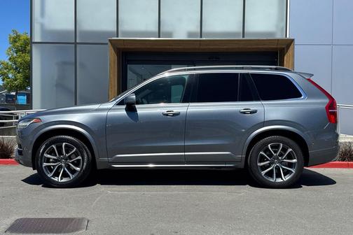 Osmium Grey Metallic 2017 Volvo XC90 T6 Momentum
