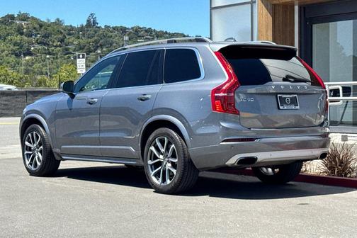 Osmium Grey Metallic 2017 Volvo XC90 T6 Momentum