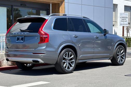 Osmium Grey Metallic 2017 Volvo XC90 T6 Momentum