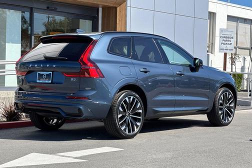 Denim Blue Metallic 2026 Volvo XC60 B5 Ultra