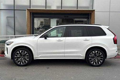2026 Volvo XC90 Ultra Dark Theme, B6 AWD Gas (mild hybrid), Gasoline, 7 Seats