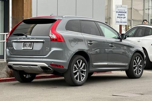 2017 Volvo XC60 T6 Dynamic