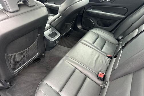 2024 Volvo S60 B5 Plus Dark Theme