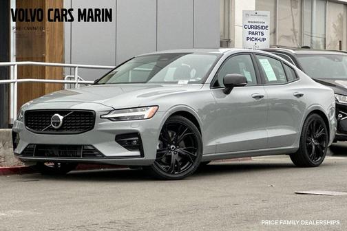 2024 Volvo S60 B5 Plus Dark Theme