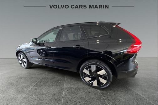 2025 Volvo XC60 Plug-In Hybrid T8 Plus