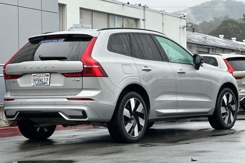 2025 Volvo XC60 Plug-In Hybrid T8 Plus