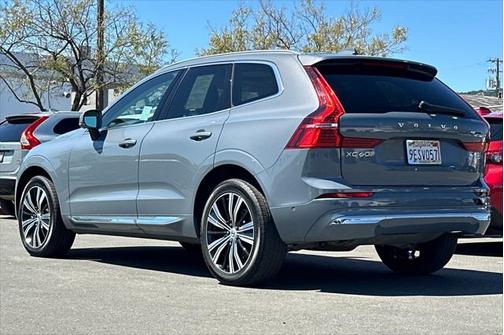 2023 Volvo XC60 B5 Plus Bright Theme