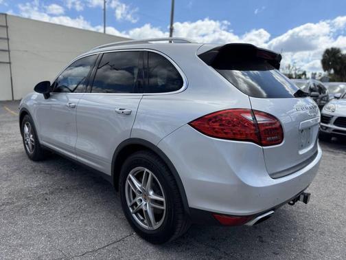 2013 Porsche Cayenne Cayenne