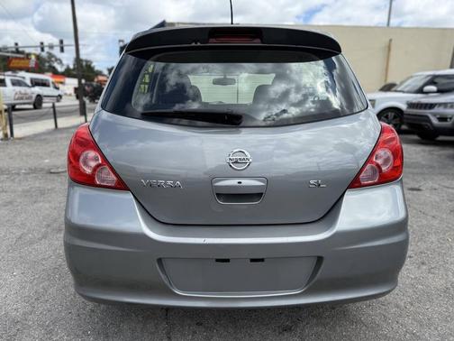 2012 Nissan Versa 1.8 SL