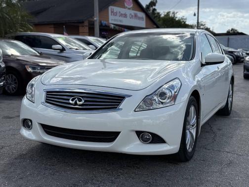 Moonlight White 2015 INFINITI Q40 Base