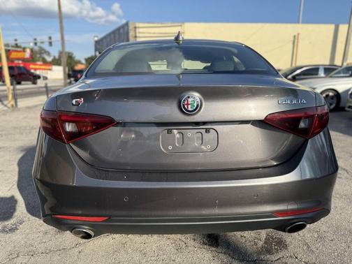 2017 Alfa Romeo Giulia Ti