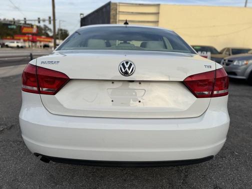 2015 Volkswagen Passat 1.8T Limited Edition