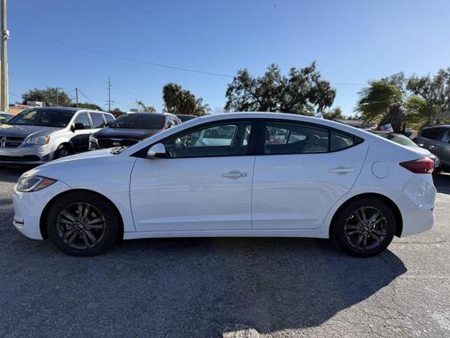 2017 Hyundai ELANTRA SE Value Edition