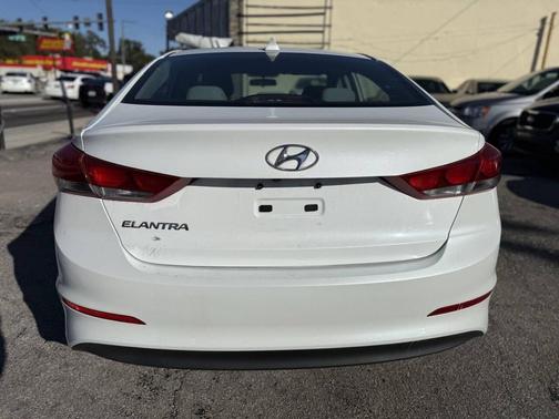 2017 Hyundai ELANTRA SE Value Edition