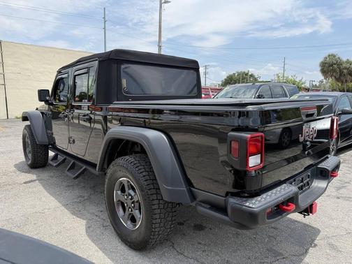 Black Clearcoat 2020 Jeep Gladiator Rubicon