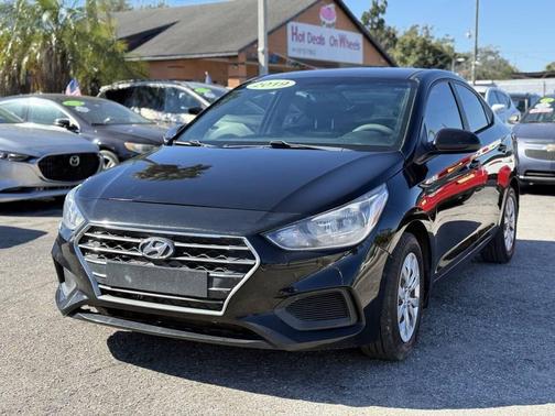 2019 Hyundai Accent SE