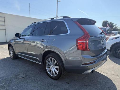 2018 Volvo XC90 T5 Momentum