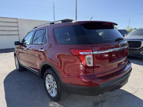 Burgundy 2013 Ford Explorer XLT