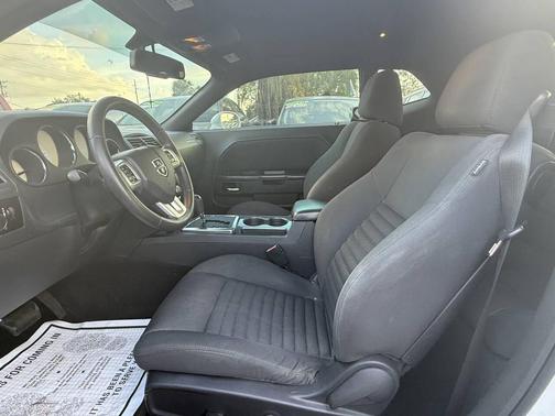 2013 Dodge Challenger SXT