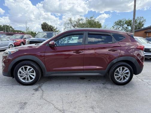 Ruby Wine 2016 Hyundai TUCSON SE