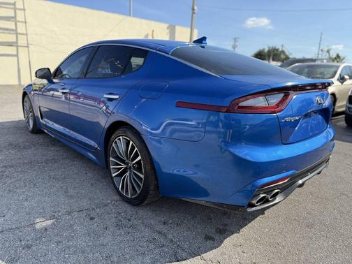 2018 Kia Stinger Base 4dr Sedan