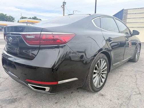 Aurora Black 2017 Kia Cadenza Premium