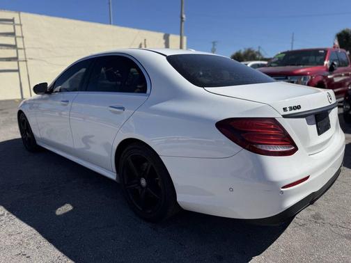 2017 Mercedes-Benz E-Class 4MATIC